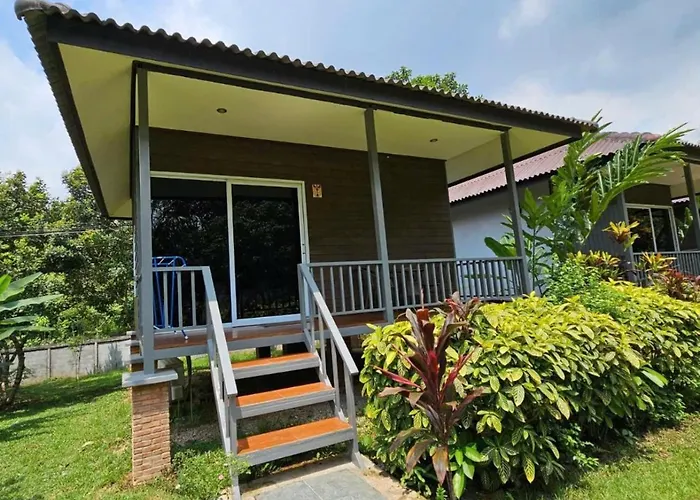 H&V Bungalow Vang Vieng